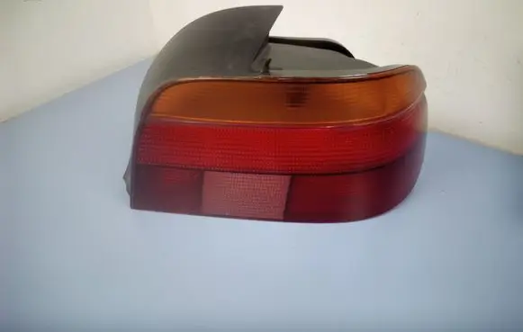 BMW 5 E39 Rear/tail lights 8358032 2VP00724002