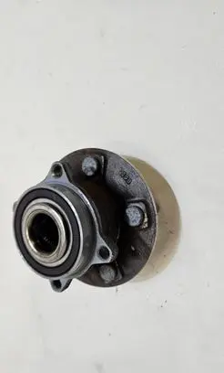 Tesla Model S Front wheel hub 1027170-99-B