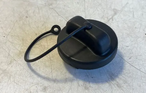 Mercedes-Benz Vito Viano W447 Fuel tank filler cap A0004705805