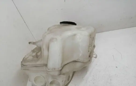 Toyota Prius (XW20) Windshield washer fluid reservoir/tank 060851145