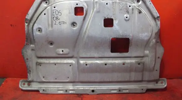 Volkswagen Eos Engine splash shield/under tray 1Q0825237B