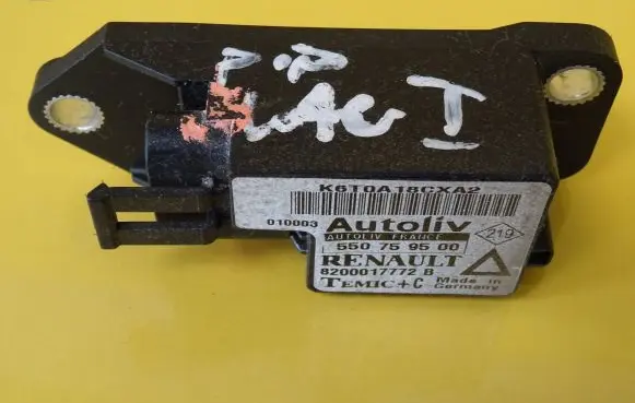 Renault Laguna I Airbag deployment crash/impact sensor 8200017772B