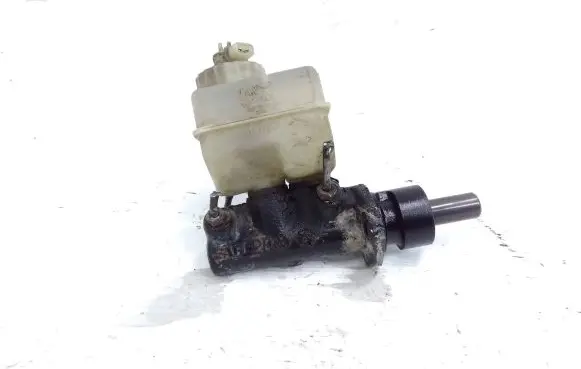 Master brake cylinder