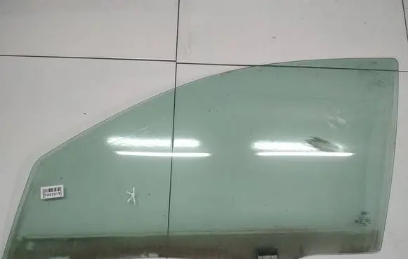 Ford Mondeo Mk III Front door window glass four-door AS2