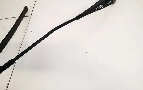 Ford Focus C-MAX Front wiper blade arm 3m5117526aa