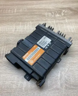 Volkswagen PASSAT B3 Engine control unit/module ECU 443907311A 0261200263