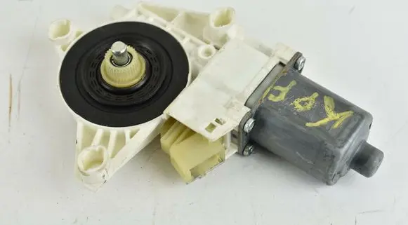 Mercedes-Benz ML W164 Front door window regulator motor A2518200742