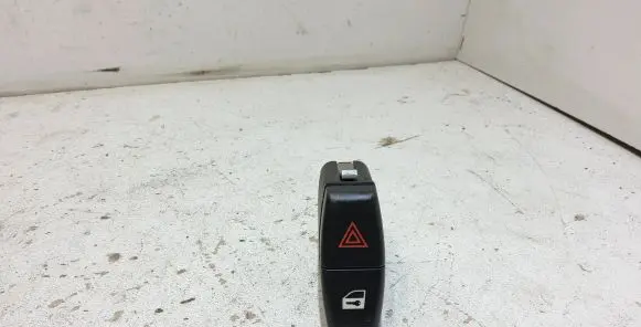 BMW 5 E60 E61 Hazard light switch 6919506 61316919506 6131691950604