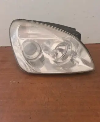 KIA Carens II Headlight/headlamp