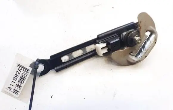 Toyota Auris 150 Seat belt adjustment rail E563003