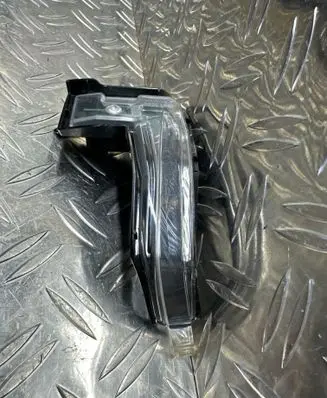 Citroen C4 III e-C4 Mirror indicator light 23933042 23934008 135V21W