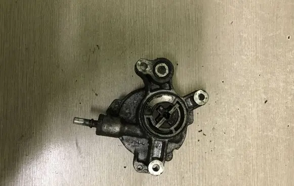 Ford Galaxy Vacuum pump D1651C1