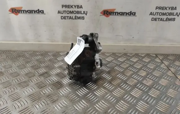 Renault Espace IV Fuel injection high pressure pump 8200680077 0445010099