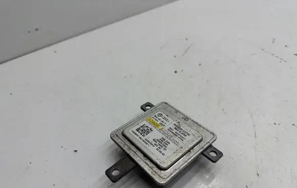 Volkswagen Touareg II Headlight ballast module Xenon 8K0941597E 01173879