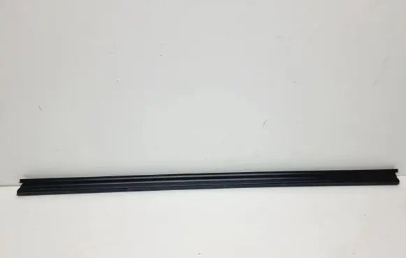 Peugeot 5008 II Rubber seal rear door window/glass 9813660380