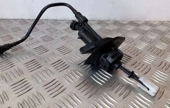 Clutch slave cylinder