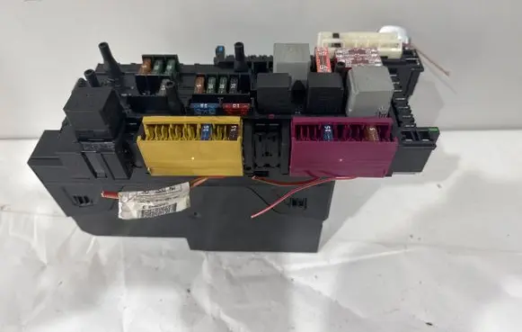 Mercedes-Benz E C207 W207 Fuse module 5DK01102311