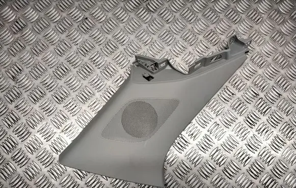(D)pillar trim (top)