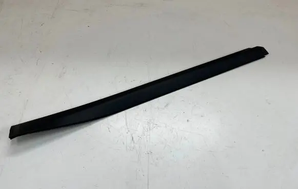 Porsche Cayenne (9Y0 9Y3) Side skirt front trim 9Y0853539