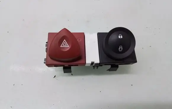 Renault Megane II Hazard light switch