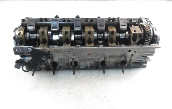 Volkswagen Touareg I Engine head R070103373A
