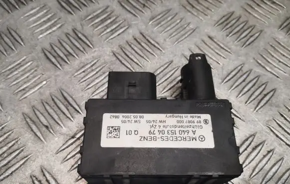 Mercedes-Benz A W169 Glow plug pre-heat relay 6401530479 A6401530479