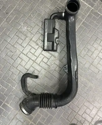Jeep Cherokee Air intake hose/pipe 68211695AB 68211695A PA6GF12