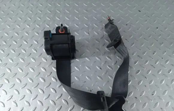 KIA Optima Rear seatbelt 898202T000VA