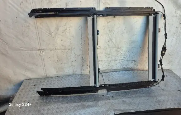Parcel shelf load cover