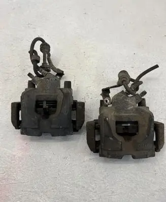Front brake caliper