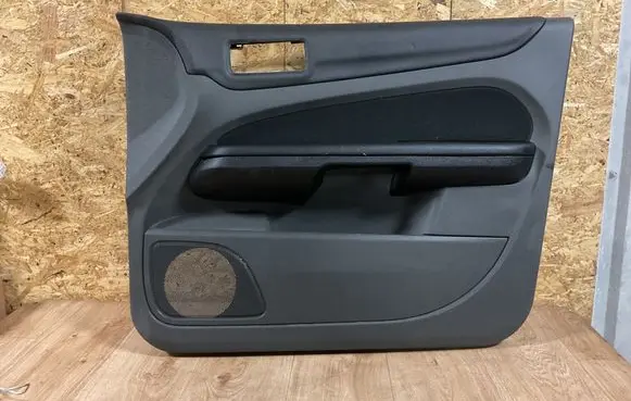 Ford Focus Front door card panel trim 4M51A23942C P9Z1A