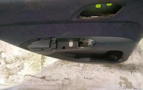 Honda FR-V Rear door card panel trim