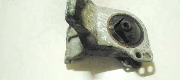 Mitsubishi Galant Engine mount bracket