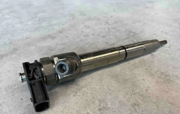 Audi A6 S6 C8 4K Fuel injector 0445110876 05L130277J