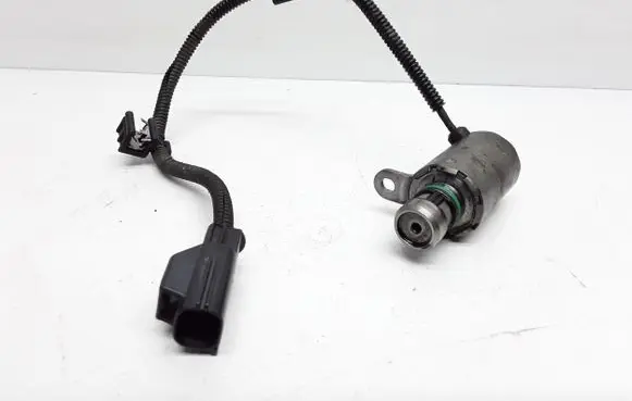 Volvo V60 Camshaft vanos timing valve 30757801 30757801AC