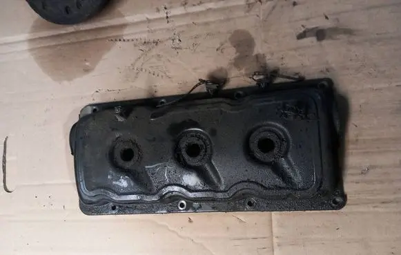 Audi A4 S4 B6 8E 8H Rocker cam cover
