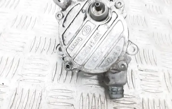 Volvo V50 Vacuum pump 30731825