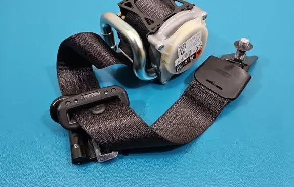Opel Insignia B Rear seatbelt 39133022 IMPRK1546622