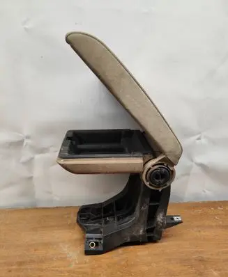 BMW 3 E46 Armrest 51168213679