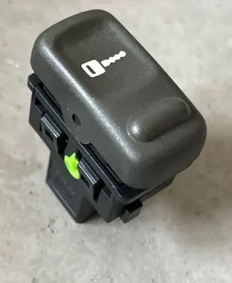 Volvo S40, V40 Central locking switch button 30613568