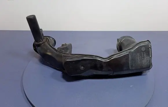 Volvo V40 Air intake hose/pipe 31370135
