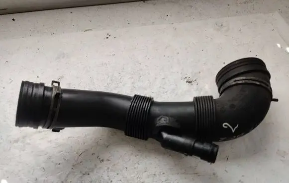 Volkswagen Transporter - Caravelle T5 Intercooler hose/pipe 7H0129615
