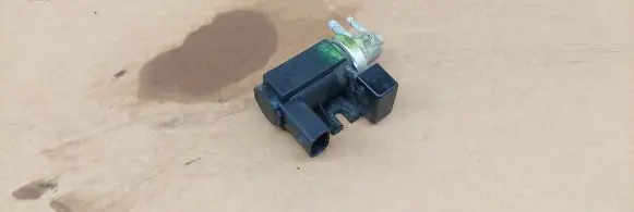 Audi A4 S4 B6 8E 8H Turbo solenoid valve 1J0906627 72290325