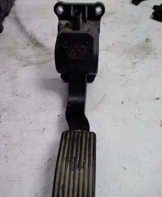Mercedes-Benz Sprinter W906 Accelerator throttle pedal 0280755023 A9063000404