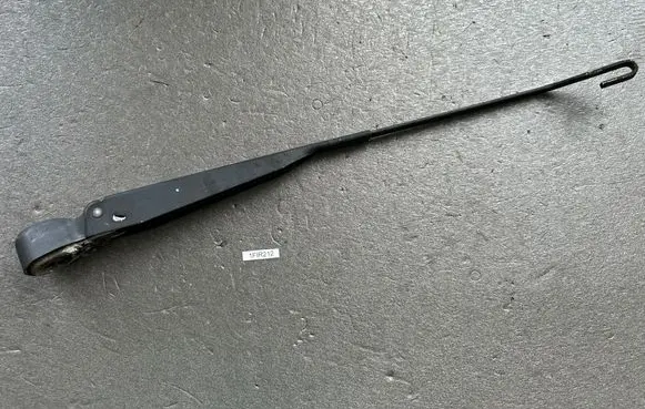 Nissan Patrol Y60 Headlight wiper arm 2878005J00