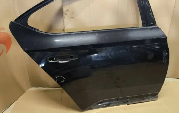 Skoda Superb B8 (3V) Rear door