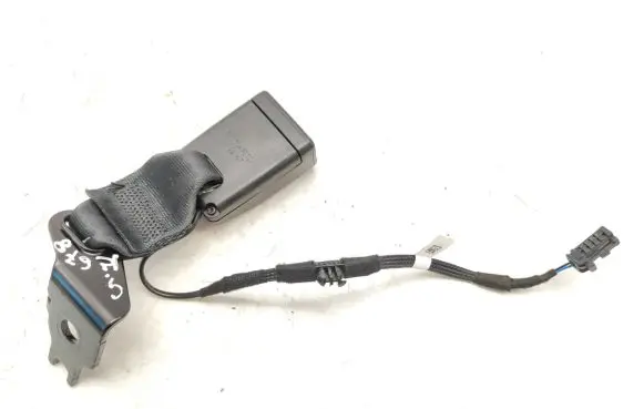 Rear seatbelt buckle