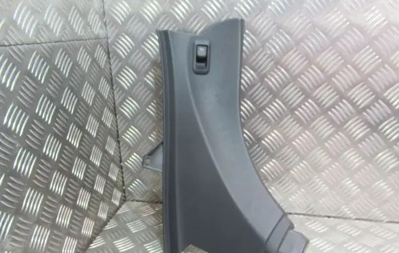 Audi R8 42 (A) pillar trim