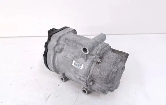 Toyota Prius (XW50) Air conditioning (A/C) compressor (pump) 0424000373