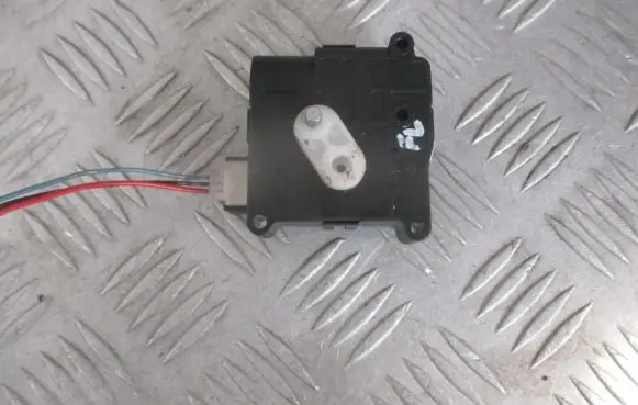 Toyota Corolla Verso AR10 Air flap motor/actuator 1138002051